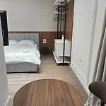 Stay-five Brand New 2 Modern In Center - Self Check-in Apartamento *