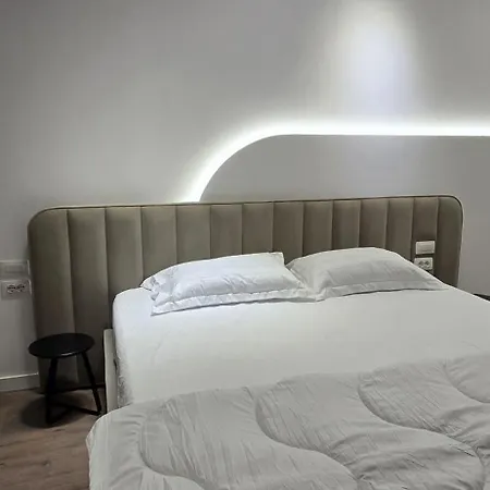 Stay-five Brand New 2 Modern In Center - Self Check-in * Tirana