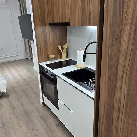 Stay-five Brand New 2 Modern In Center - Self Check-in * Tirana