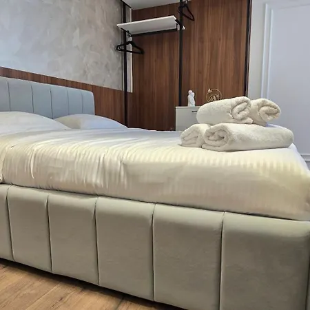 Stay-five Brand New 2 Modern In Center - Self Check-in Apartamento