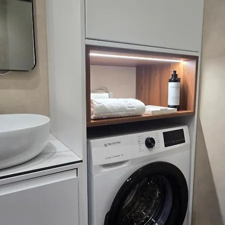 Stay-five Brand New 2 Modern In Center - Self Check-in