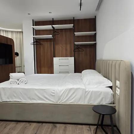 Stay-five Brand New 2 Modern In Center - Self Check-in Apartamento