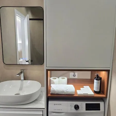 Stay-five Brand New 2 Modern In Center - Self Check-in * ティラナ