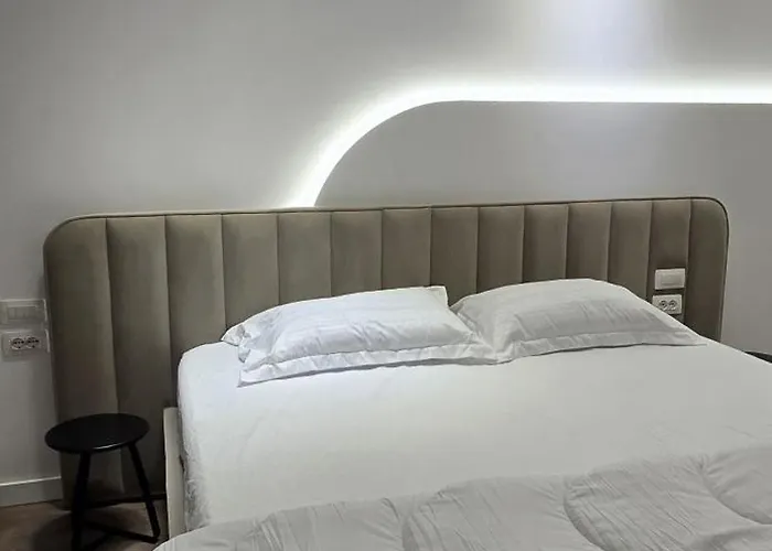 Stay-five Brand New 2 Modern In Center - Self Check-in * Tiran