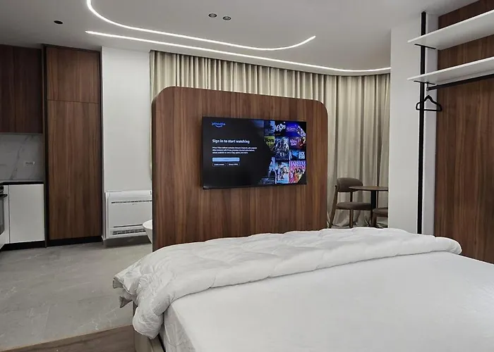 Stay-five Brand New 2 Modern In Center - Self Check-in *