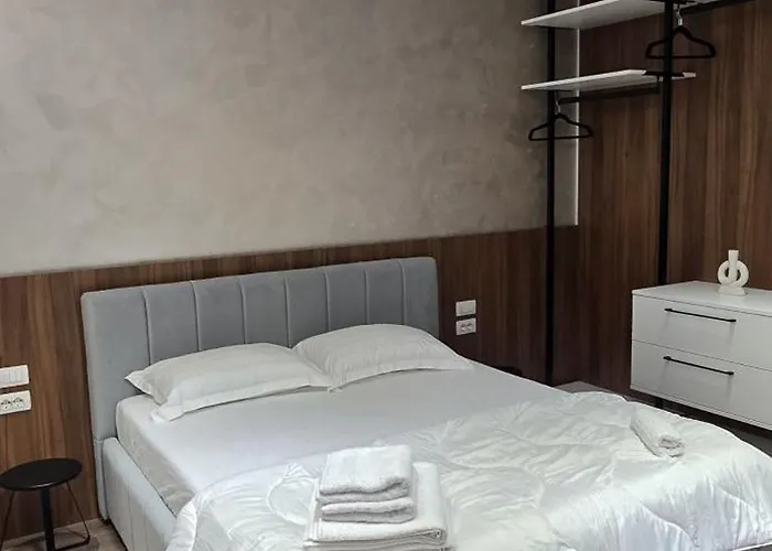 Stay-five Brand New 2 Modern In Center - Self Check-in Tiran