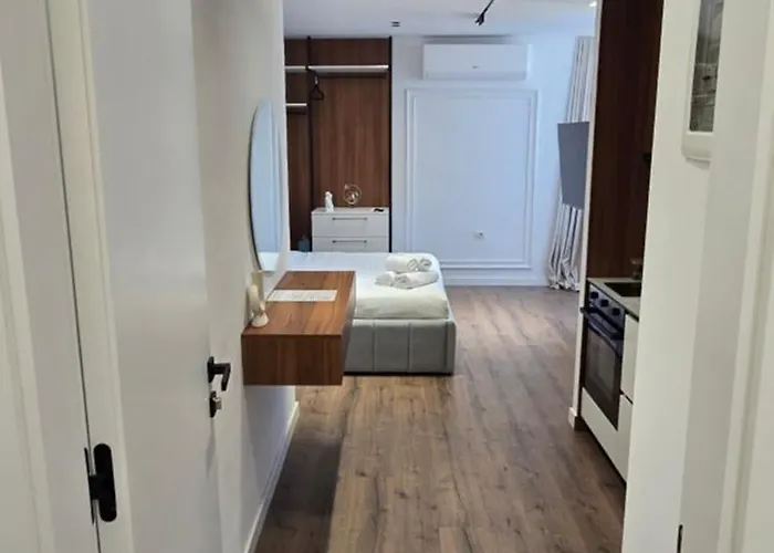 Stay-five Brand New 2 Modern In Center - Self Check-in Tiran