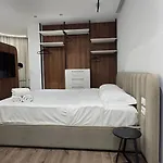 Stay-five Brand New 2 Modern In Center - Self Check-in Apartament