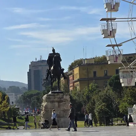 Stay-five Brand New Modern In Center - Self Check-in Appartement Tirana