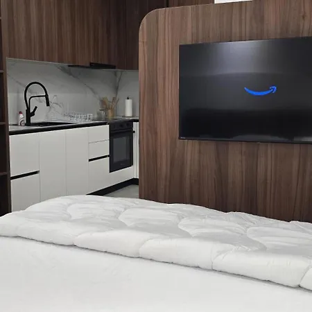 Stay-five Brand New 2 Modern In Center - Self Check-in *