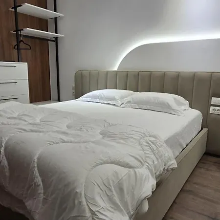 Stay-five Brand New 2 Modern In Center - Self Check-in *