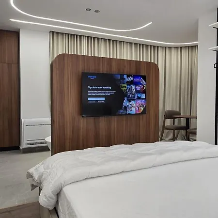 Stay-five Brand New Modern In Center - Self Check-in *