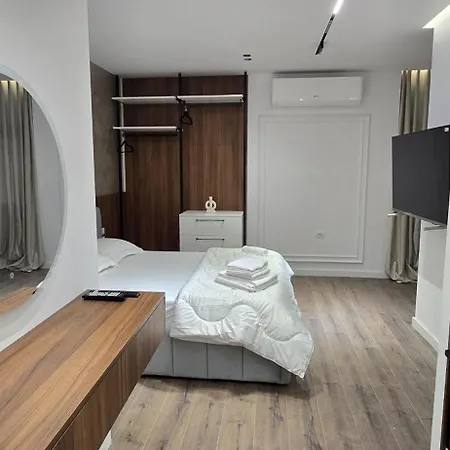 Stay-five Brand New Modern In Center - Self Check-in