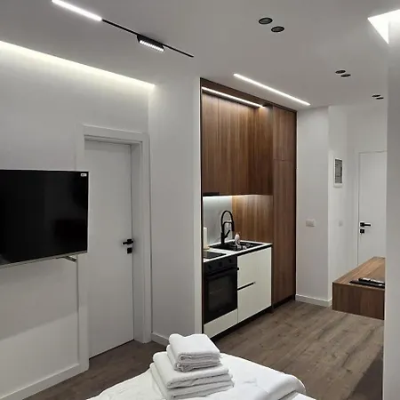 Stay-five Brand New Modern In Center - Self Check-in