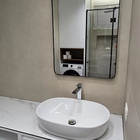 Stay-five Brand New Modern In Center - Self Check-in Apartment