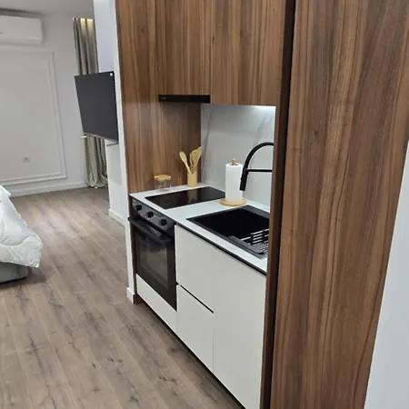 Stay-five Brand New Modern In Center - Self Check-in