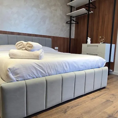 Stay-five Brand New Modern In Center - Self Check-in Tirana