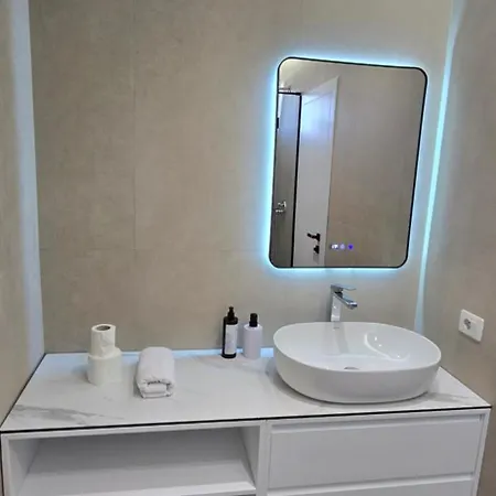 Lägenhet Stay-five Brand New 2 Modern In Center - Self Check-in