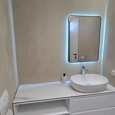 Stay-five Brand New 2 Modern In Center - Self Check-in * Tirana