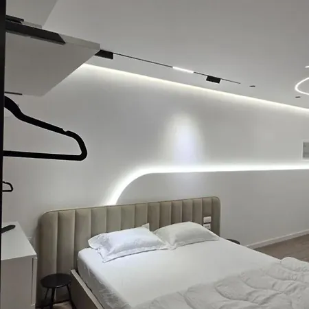 Stay-five Brand New 2 Modern In Center - Self Check-in Appartamento *