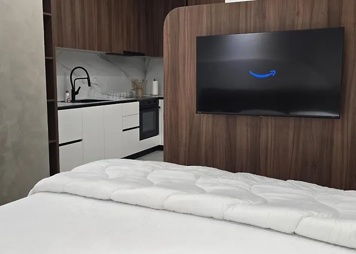 Stay-five Brand New 2 Modern In Center - Self Check-in *