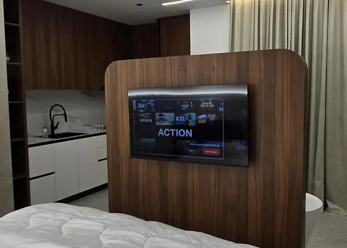 Stay-five Brand New 2 Modern In Center - Self Check-in * Tirana