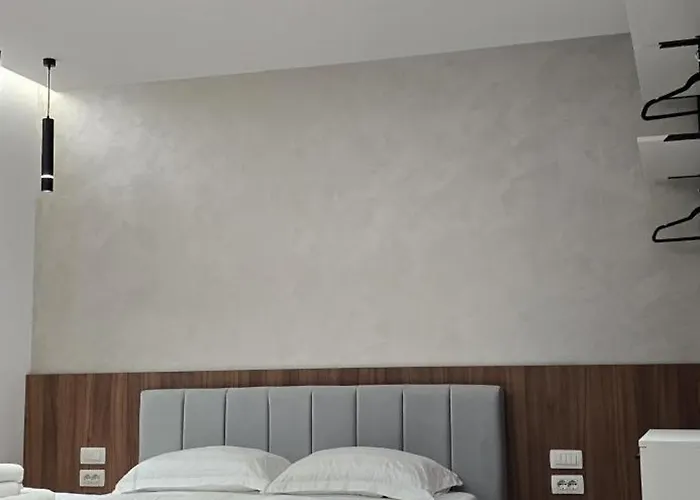 Stay-five Brand New 2 Modern In Center - Self Check-in * Tirana