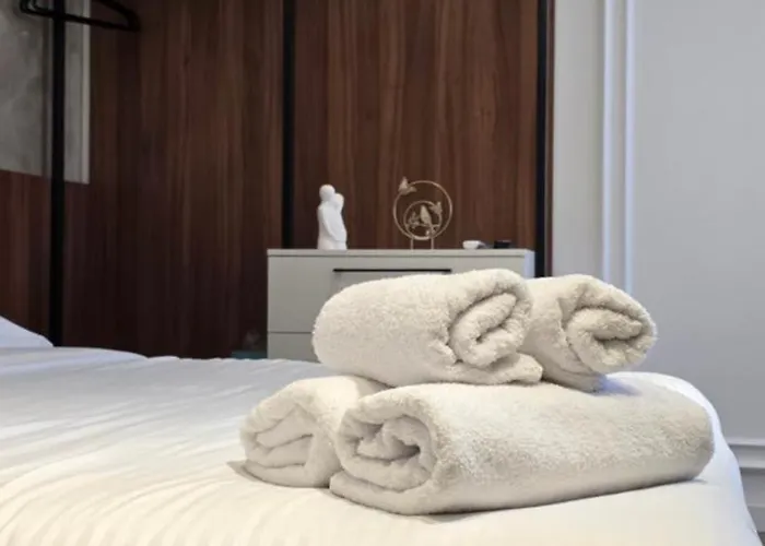 Stay-five Brand New 2 Modern In Center - Self Check-in * Tirana